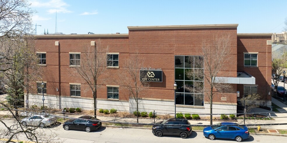 2929 Highland Ave, Cincinnati, OH for lease - Building Photo - Image 1 of 14