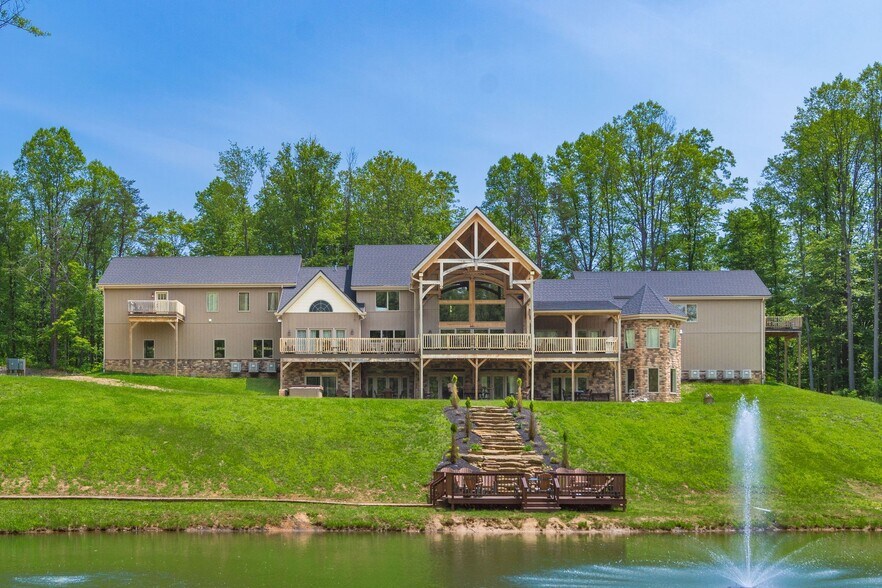 16012 OH-678, Rockbridge, OH à vendre - Photo du bâtiment - Image 1 de 57