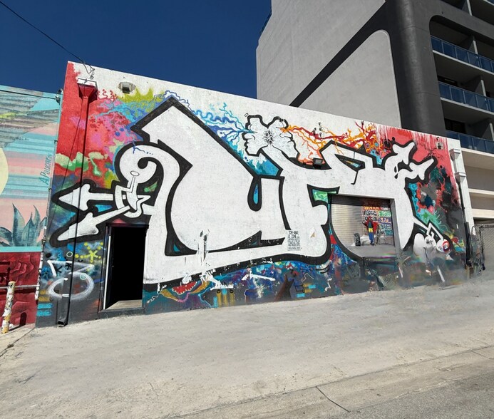 285-295 NW 27th St, Miami, FL à louer - Photo du bâtiment - Image 2 de 4