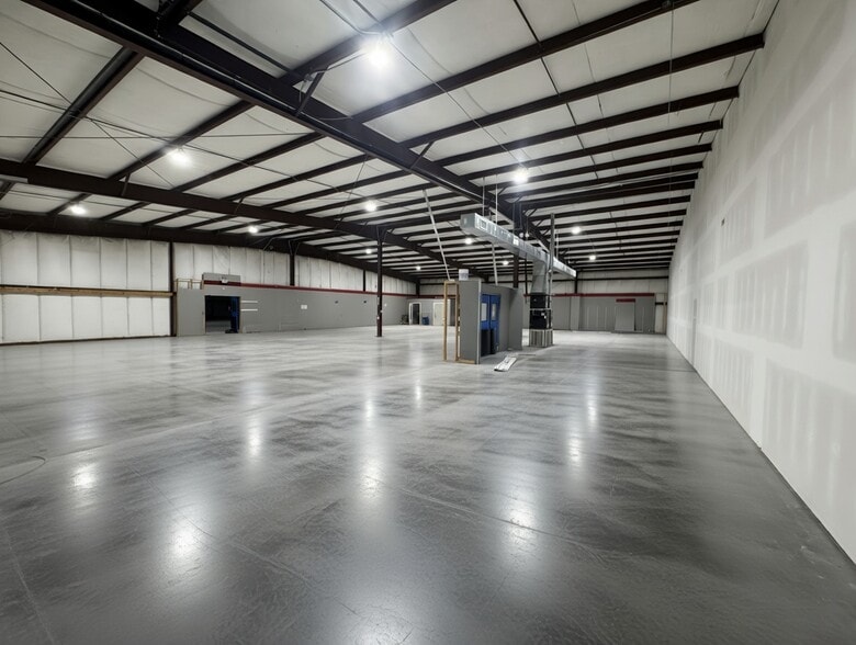 8501 Whitesburg Dr, Huntsville, AL for lease - Building Photo - Image 3 of 9
