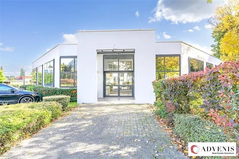 Office in Villeneuve-d'Ascq for lease Building Photo- Image 1 of 8