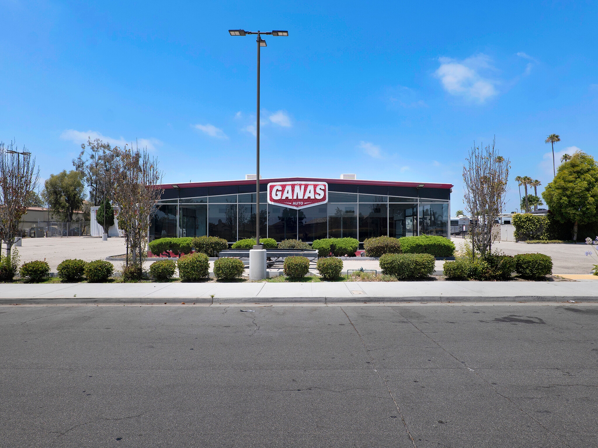 2121 N Oxnard Blvd, Oxnard, CA for lease Building Photo- Image 1 of 12