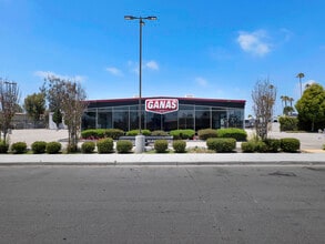 2121 N Oxnard Blvd, Oxnard, CA for lease Building Photo- Image 1 of 12