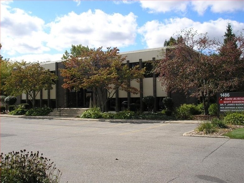 1486 44th St SE, Kentwood, MI à louer - Photo du bâtiment - Image 2 de 11