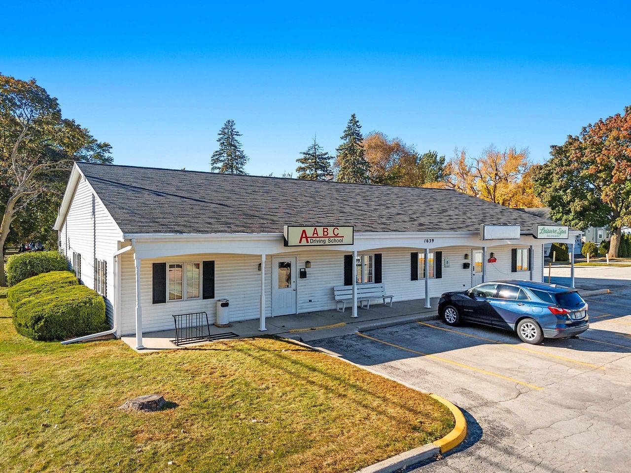 1639 Deckner Ave, Green Bay, WI for lease Interior Photo- Image 1 of 1