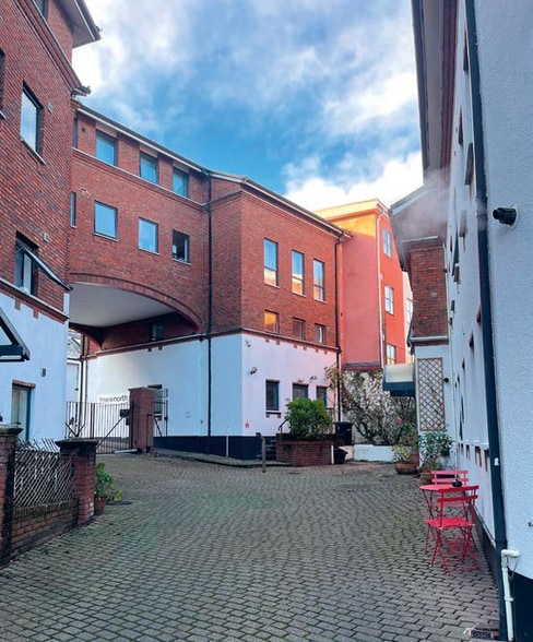 48 New North Rd, Exeter for sale - Building Photo - Image 2 of 5