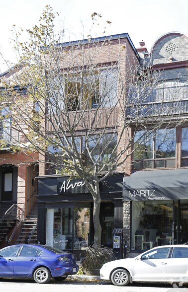 119-123 Av Laurier O, Montréal, QC à louer - Photo du bâtiment - Image 2 de 5