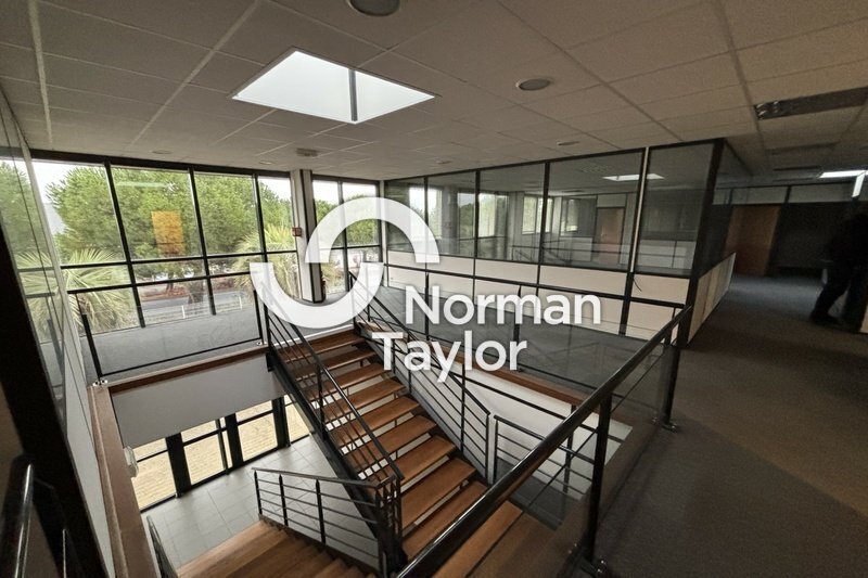 Office in Montpellier for lease - Interior Photo - Image 2 of 6