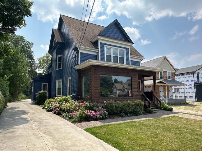 Plus de détails pour 6429 W Quaker St, Orchard Park, NY - Bureau à vendre