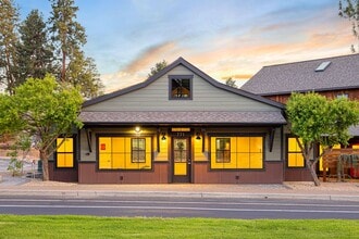 771-781 W Hood Ave, Sisters, OR for lease Building Photo- Image 1 of 5