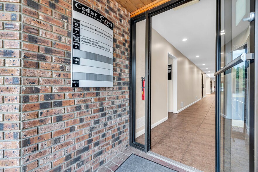 75 Lacey Rd, Whiting, NJ à louer - Photo intérieure - Image 3 de 48