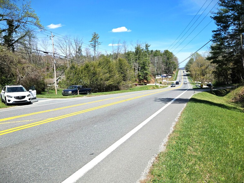 99999 US 19E hwy, Spruce Pine, NC for sale - Building Photo - Image 2 of 7