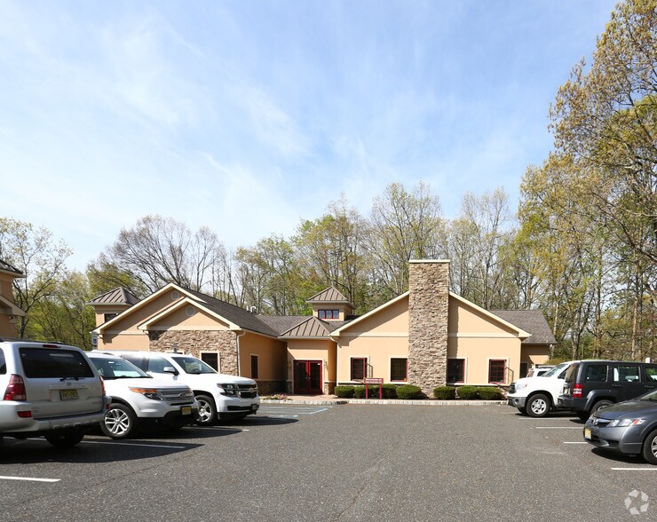 88 S Lakeview Dr, Gibbsboro, NJ à vendre - Photo du bâtiment - Image 3 de 6