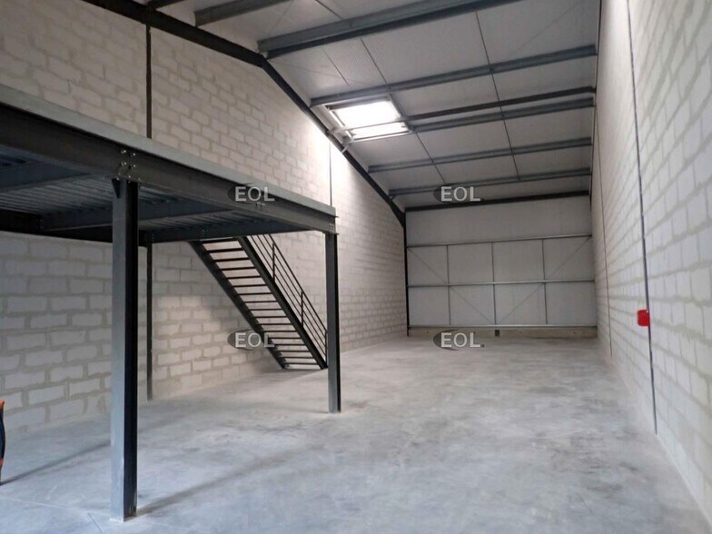 Local d'activités dans Novillers à vendre - Photo du bâtiment - Image 3 de 10