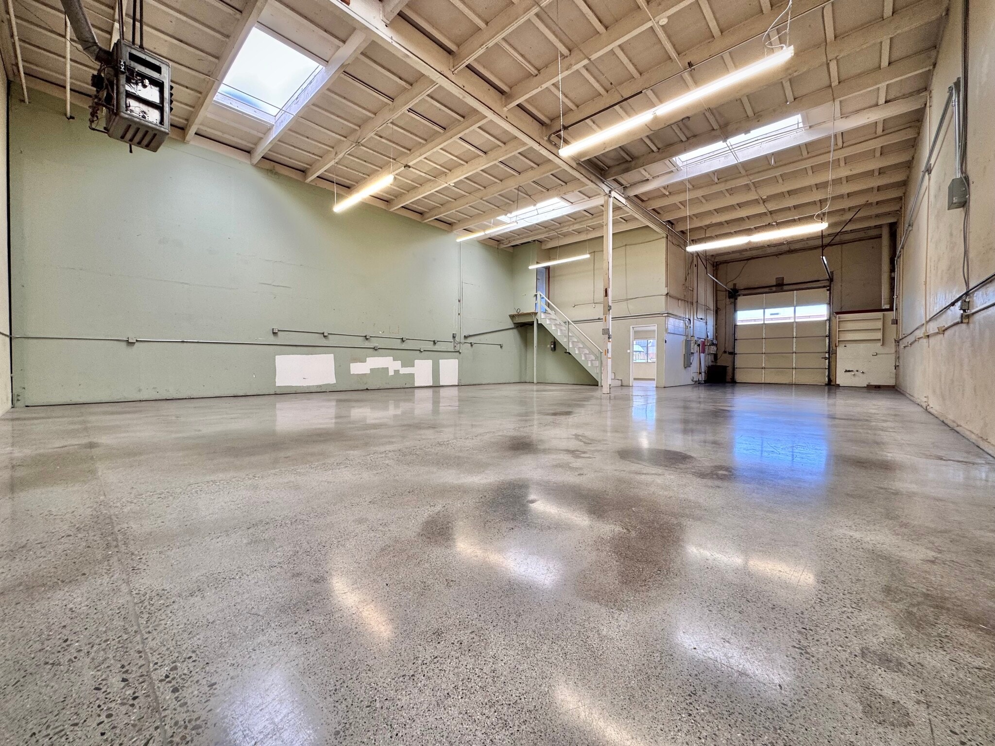 2570 Leghorn St, Mountain View, CA for lease Primary Photo- Image 1 of 10
