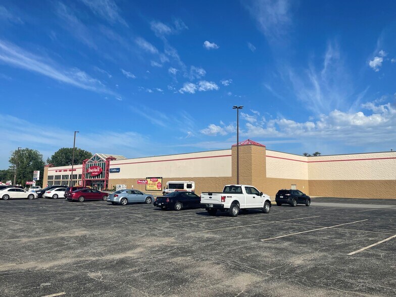 6063-6091 Broadway, Merrillville, IN à louer - Photo du bâtiment - Image 2 de 5