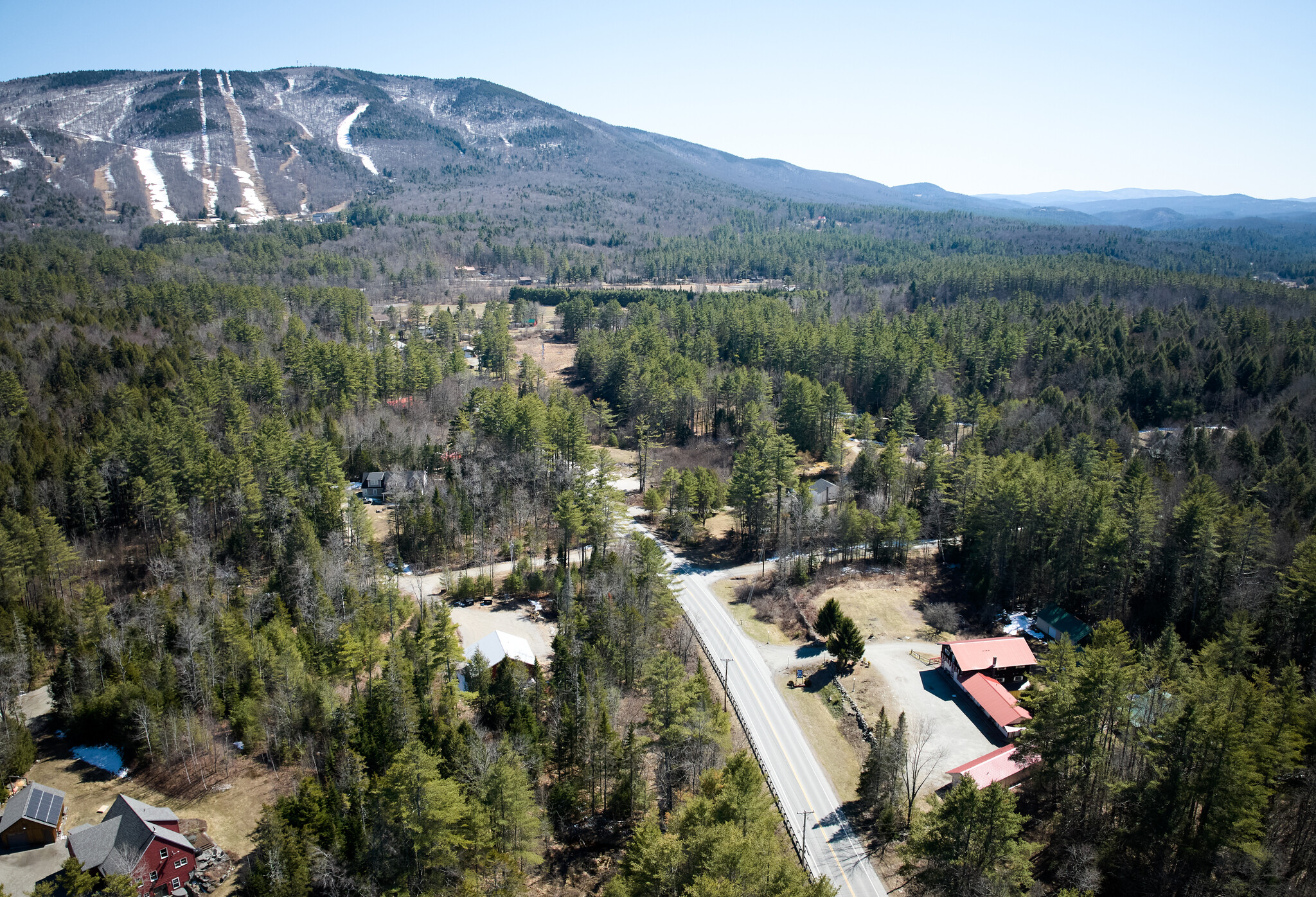 3806 Vt Route 11, Londonderry, VT for sale Primary Photo- Image 1 of 27