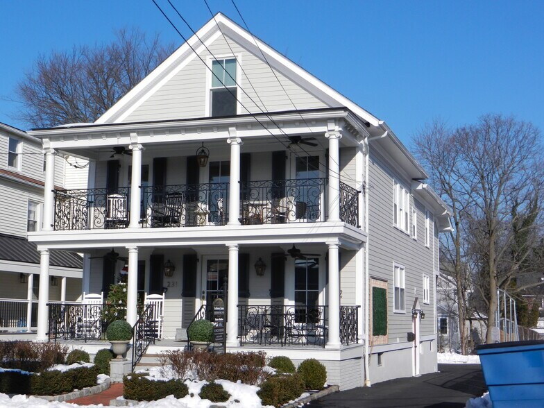 231 Elmer St, Westfield, NJ à louer - Photo du bâtiment - Image 2 de 19