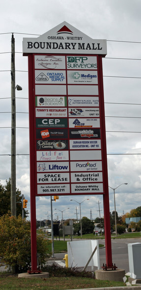 1077 Boundary Rd, Oshawa, ON à louer - Photo du bâtiment - Image 2 de 6