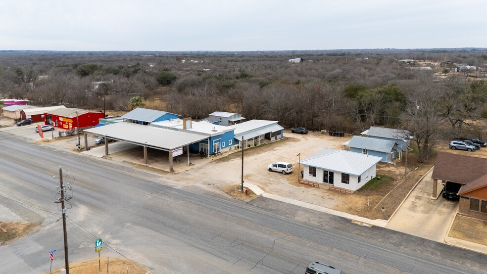 1911 State Hwy 132, Natalia, TX for sale - Building Photo - Image 2 of 36