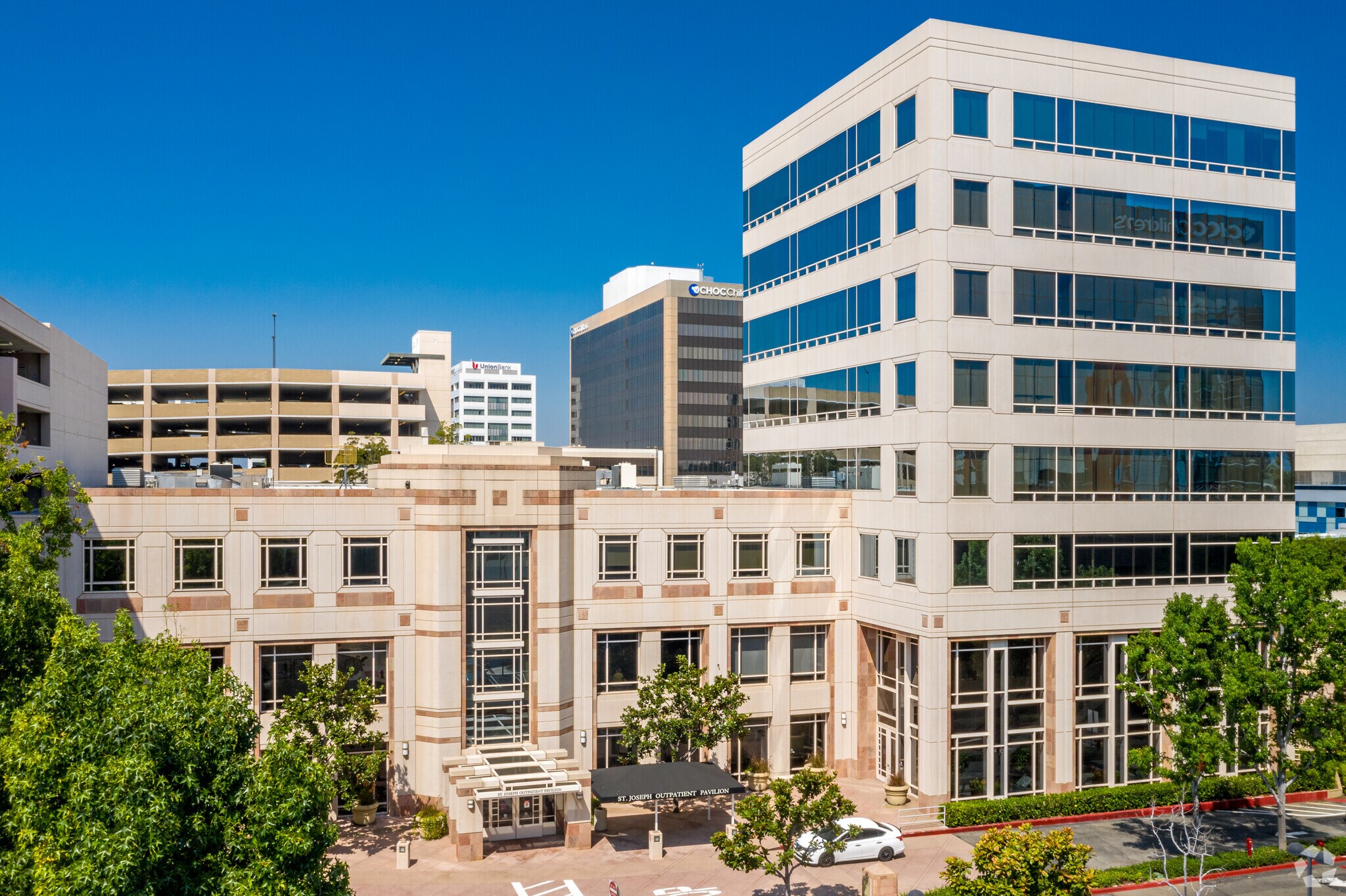 1140 W La Veta Ave, Orange, CA à louer Photo principale- Image 1 de 12