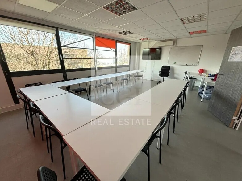 Bureau dans Bron à louer - Photo intérieure - Image 3 de 8