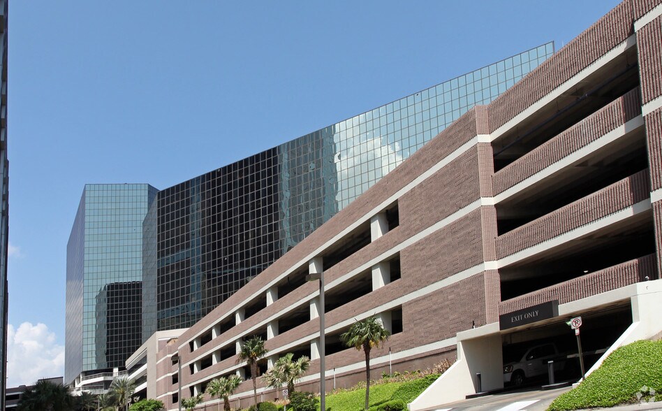 3900 N Causeway Blvd, Metairie, LA à louer - Photo du bâtiment - Image 3 de 6