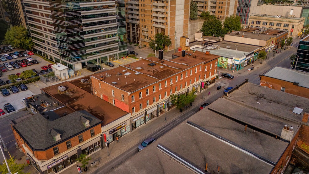 212-216 Bank St, Ottawa, ON for lease - Building Photo - Image 3 of 8