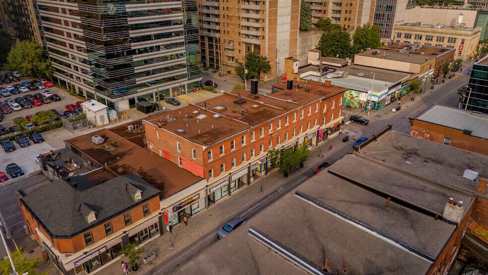 212-216 Bank St, Ottawa, ON à louer - Photo du bâtiment - Image 3 de 8