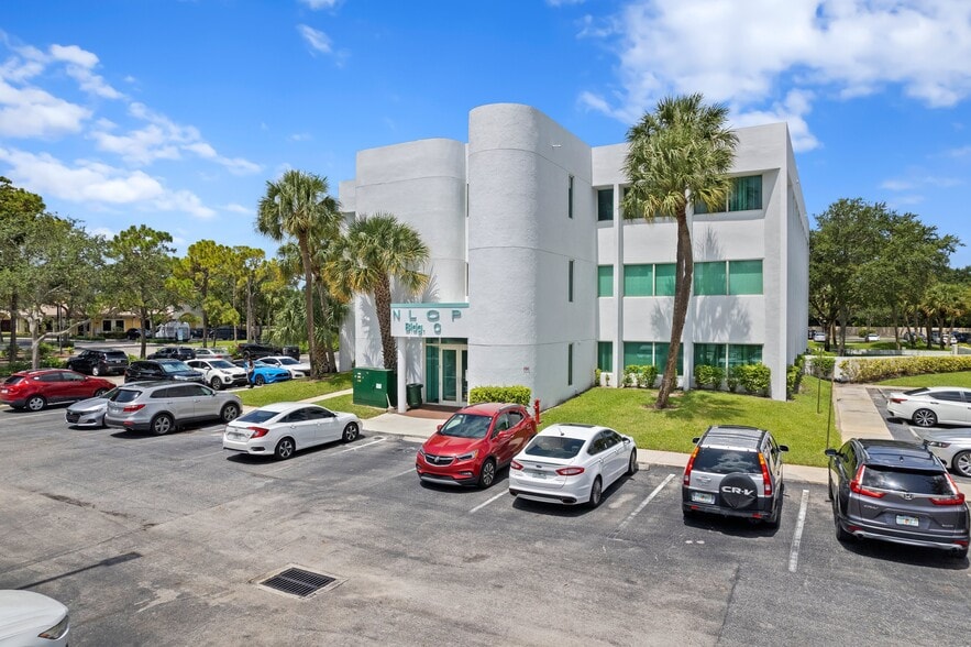 8895 N Military Trl, Palm Beach Gardens, FL for lease - Building Photo - Image 3 of 10