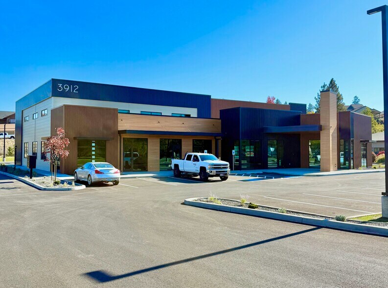 3912 N Schreiber Way, Coeur d'Alene, ID à louer - Photo du bâtiment - Image 1 de 4