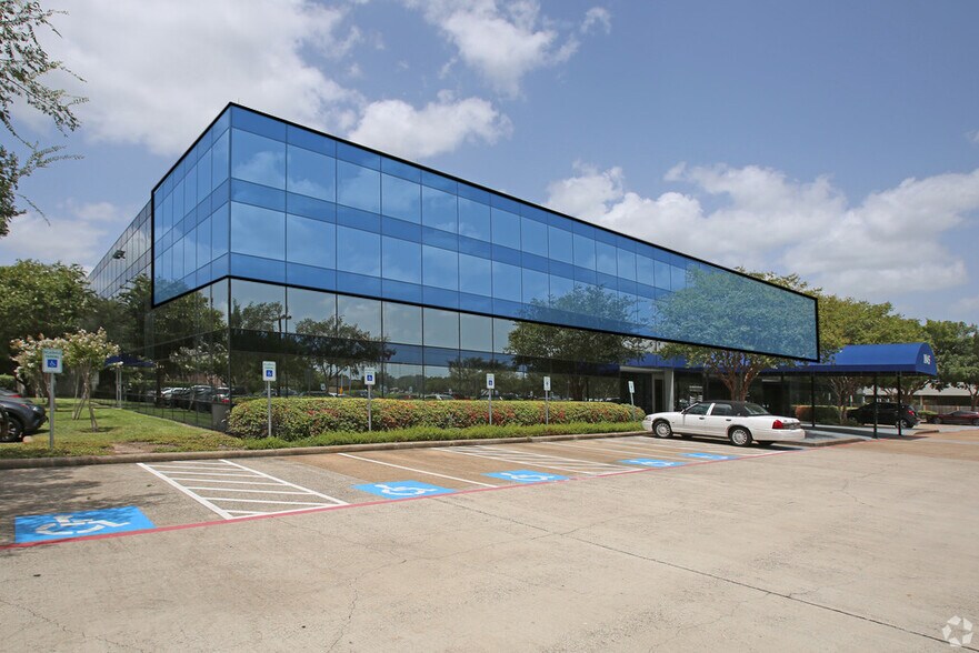 1045 Gemini St, Houston, TX à louer - Photo du bâtiment - Image 3 de 3