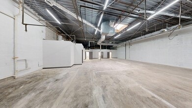 271-285 E Helen Rd, Palatine, IL for lease Interior Photo- Image 2 of 11