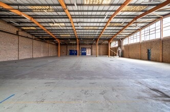 24 Creekside, London for lease Interior Photo- Image 1 of 1