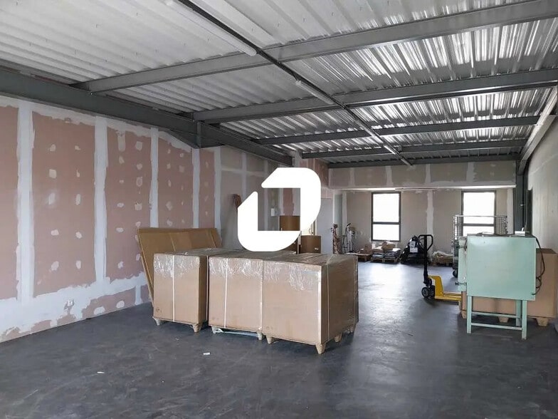 Office in Grabels for lease - Building Photo - Image 2 of 8