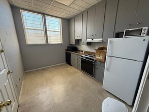 1420 W Kettleman Ln, Lodi, CA for lease Interior Photo- Image 2 of 10
