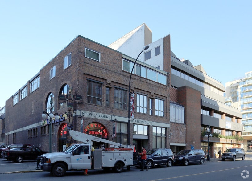 808 Douglas St, Victoria, BC for lease - Building Photo - Image 1 of 3