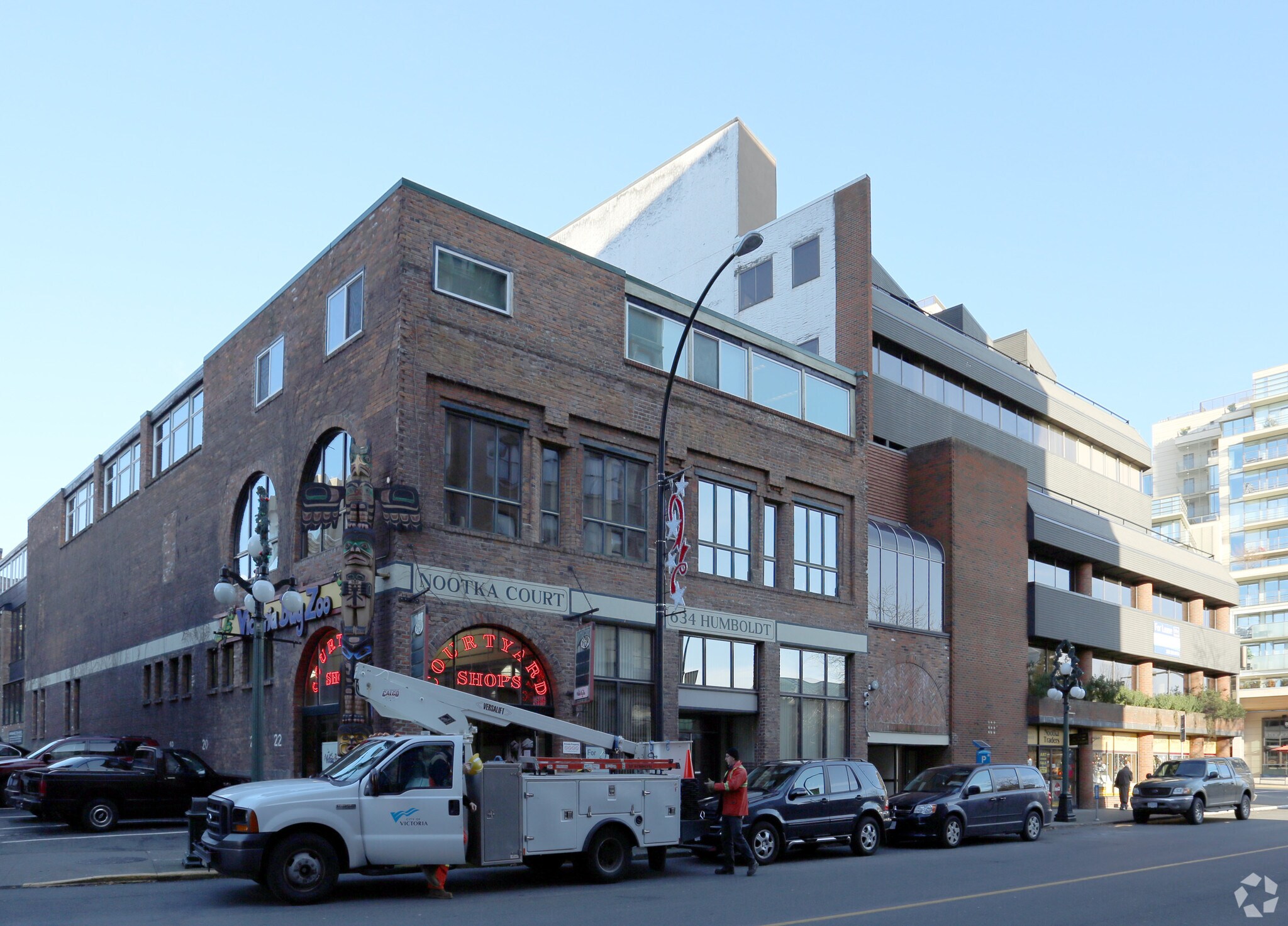 808 Douglas St, Victoria, BC à louer Photo du bâtiment- Image 1 de 4