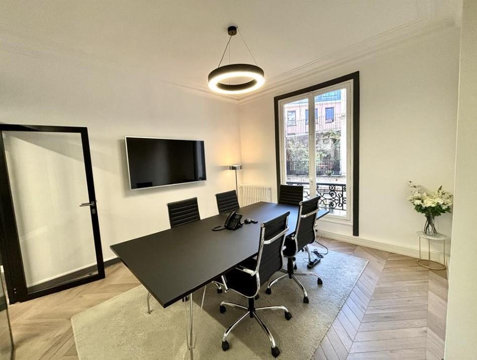 Office in Paris for sale Building Photo- Image 1 of 9