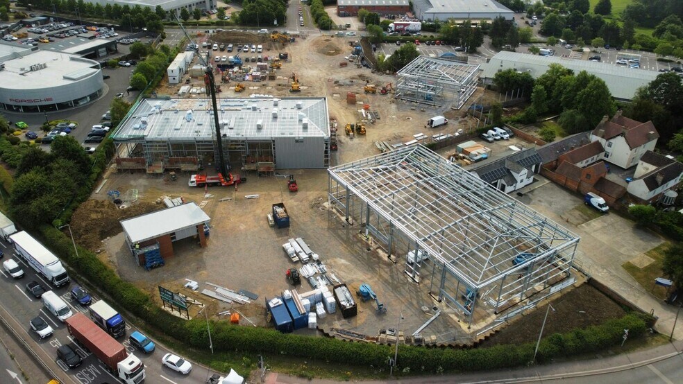 Old Tiffield Rd, Towcester à louer - Photo du bâtiment - Image 2 de 11