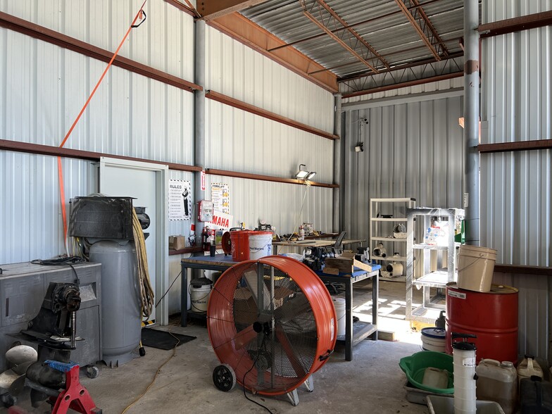 4765 Spring Ave, Clearwater, FL à louer - Photo du bâtiment - Image 3 de 17