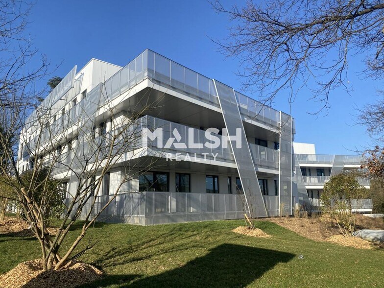 Office in Limonest for lease - Building Photo - Image 2 of 13