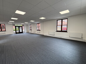 Liston Rd, Marlow for lease Interior Photo- Image 1 of 3