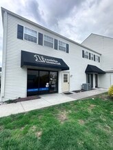 153-154 Patchen Dr, Lexington, KY for lease Building Photo- Image 1 of 6