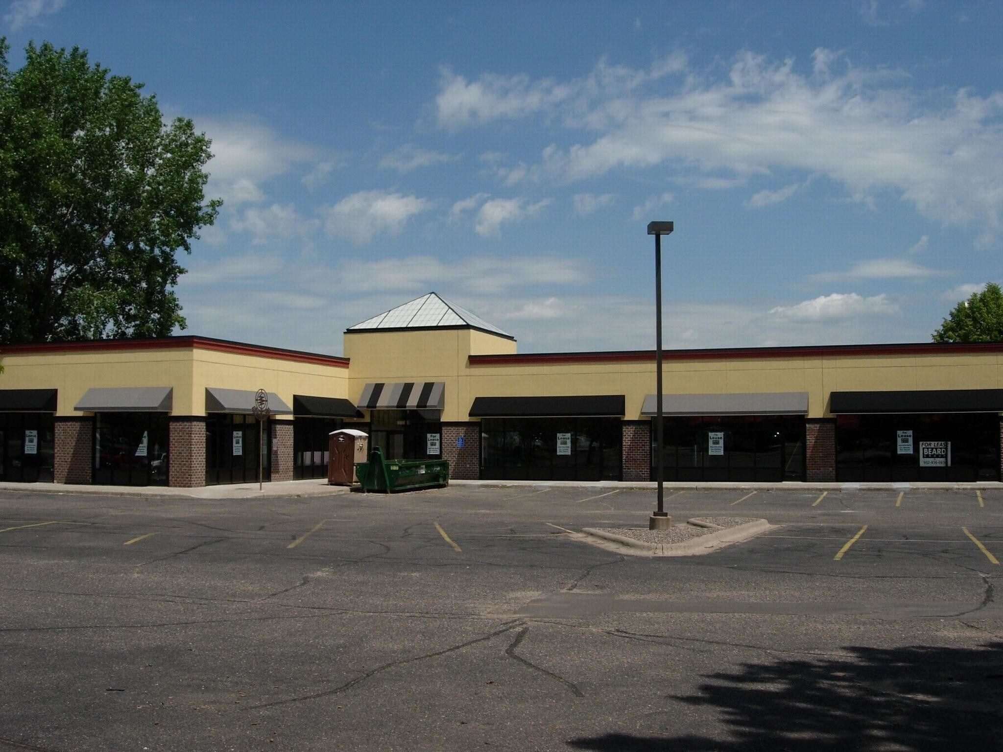 35-49 Central St, Circle Pines, MN for lease Primary Photo- Image 1 of 6