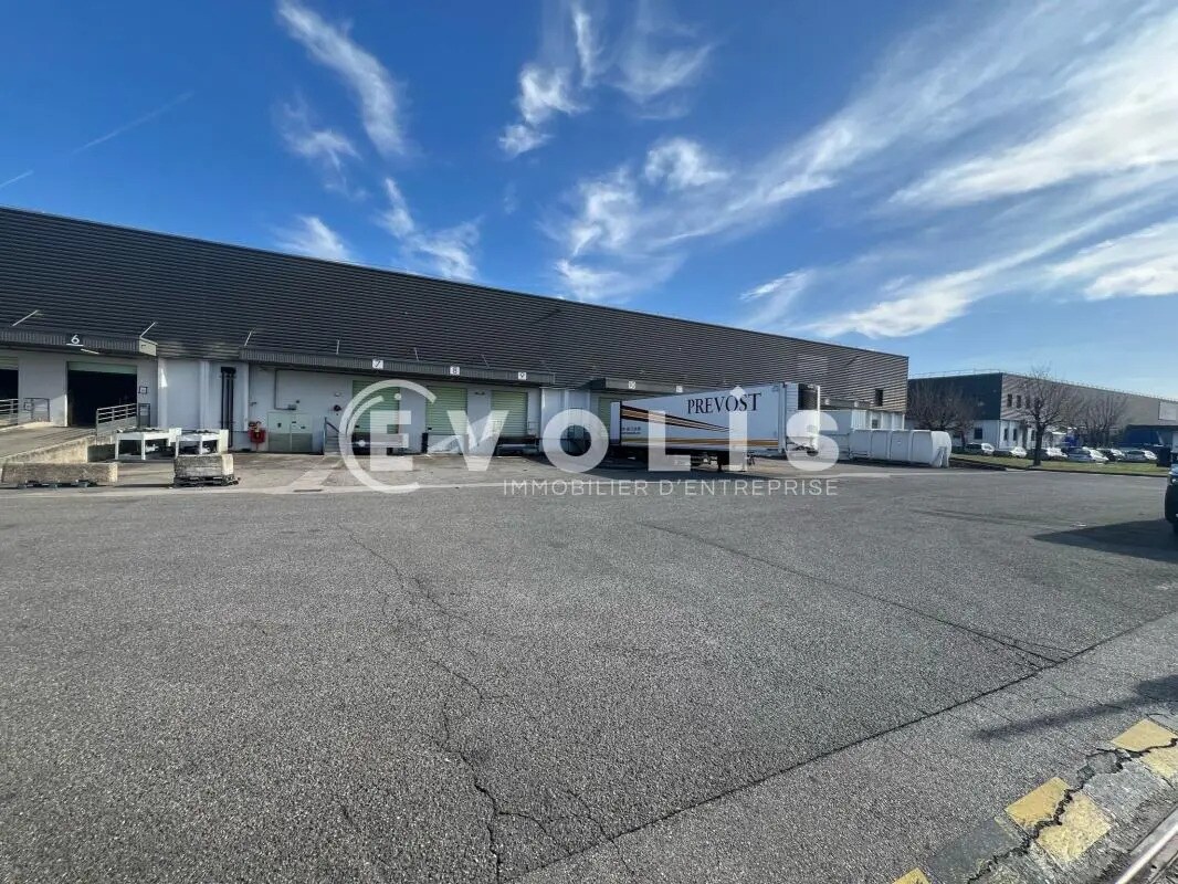 Flex dans Vénissieux à louer Photo du bâtiment- Image 1 de 29