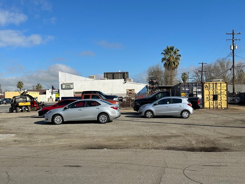 108 N Chester Ave, Bakersfield, CA for sale - Building Photo - Image 3 of 12