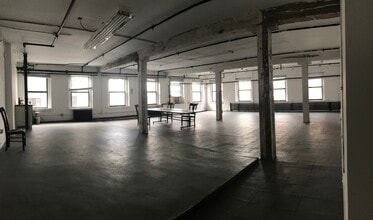 37 Greenpoint Ave, Brooklyn, NY à louer Photo intérieure- Image 2 de 5