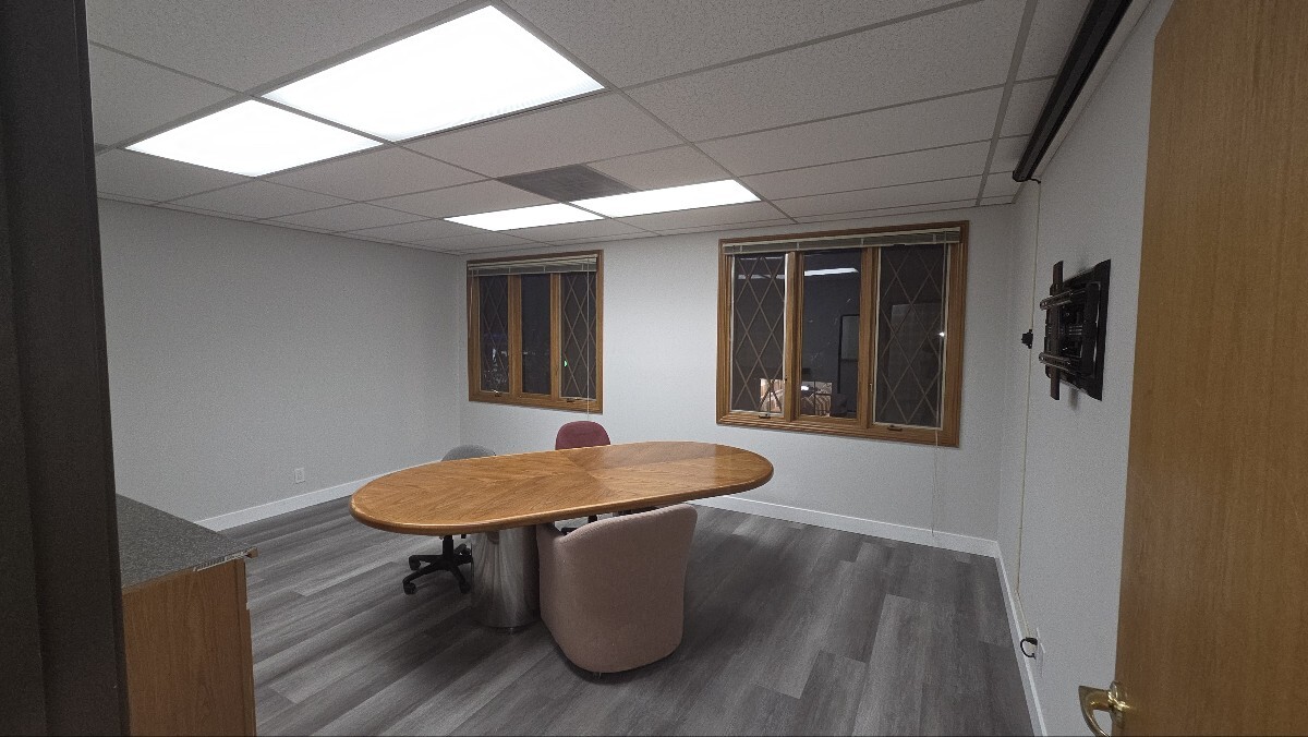 3871 E Colorado Blvd, Pasadena, CA for lease Interior Photo- Image 1 of 7