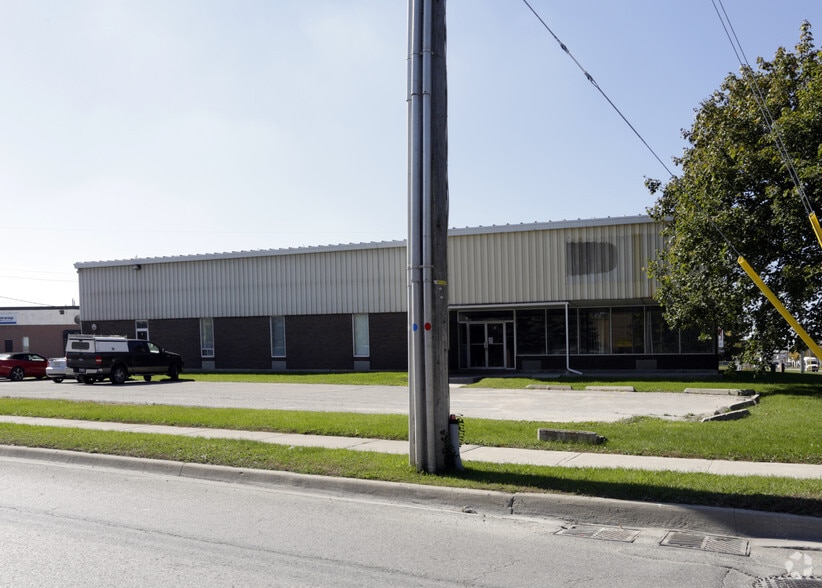 4 Patterson Rd, Barrie, ON à louer - Photo du bâtiment - Image 2 de 3